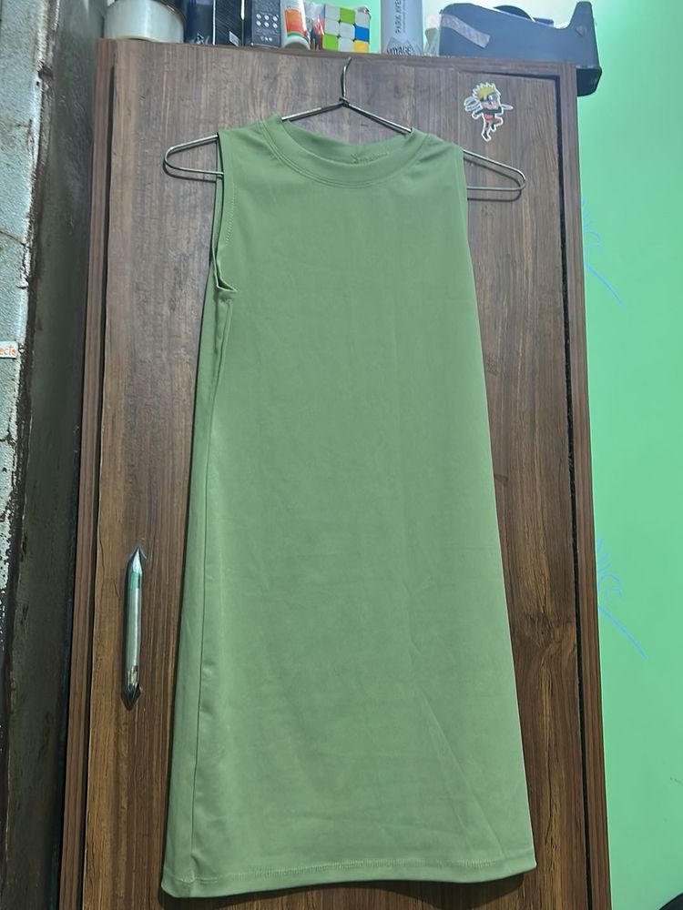 Green Sleeveless Dress