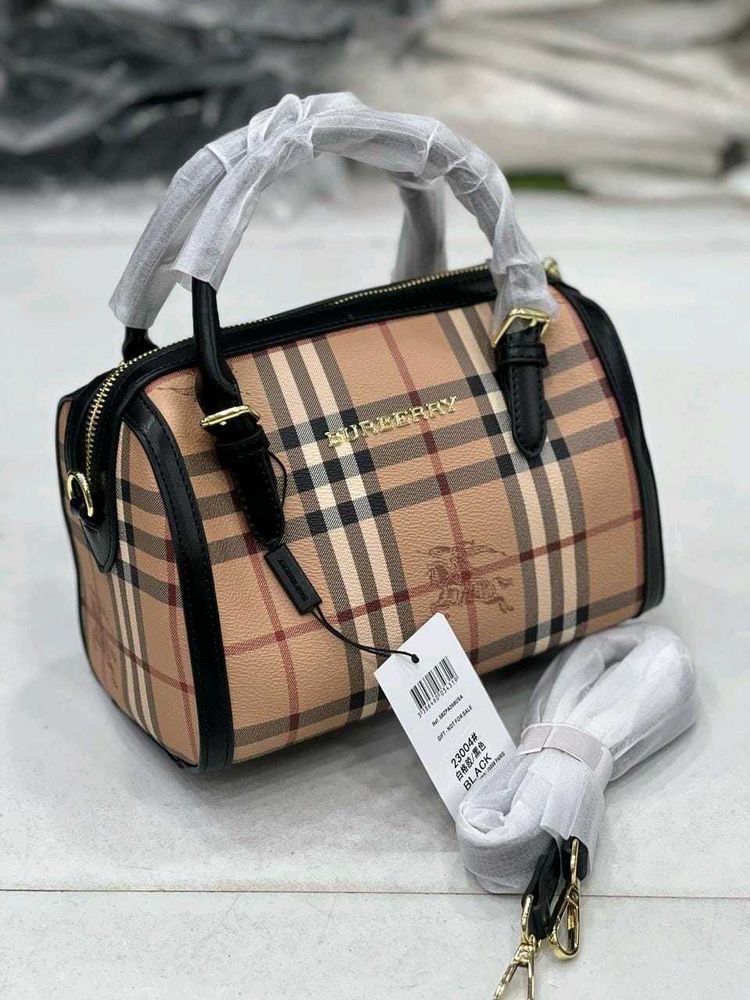 BURBERRY PREMIUM HANDBAG + SLING BAG DUFFLE TYPE