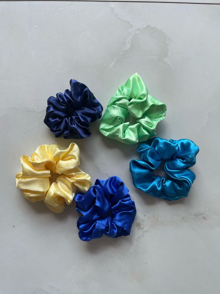 Pre-Loved Satin Scrunchies – Set of 5(Bright&amp;Soft)