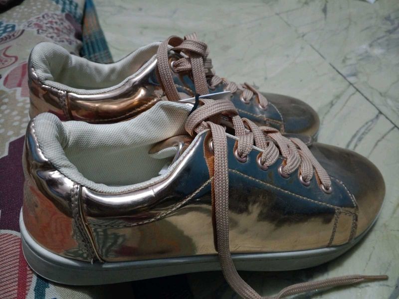 ✨ MOA Rose Gold Stylish Sneakers – Trendy &amp; Comfor