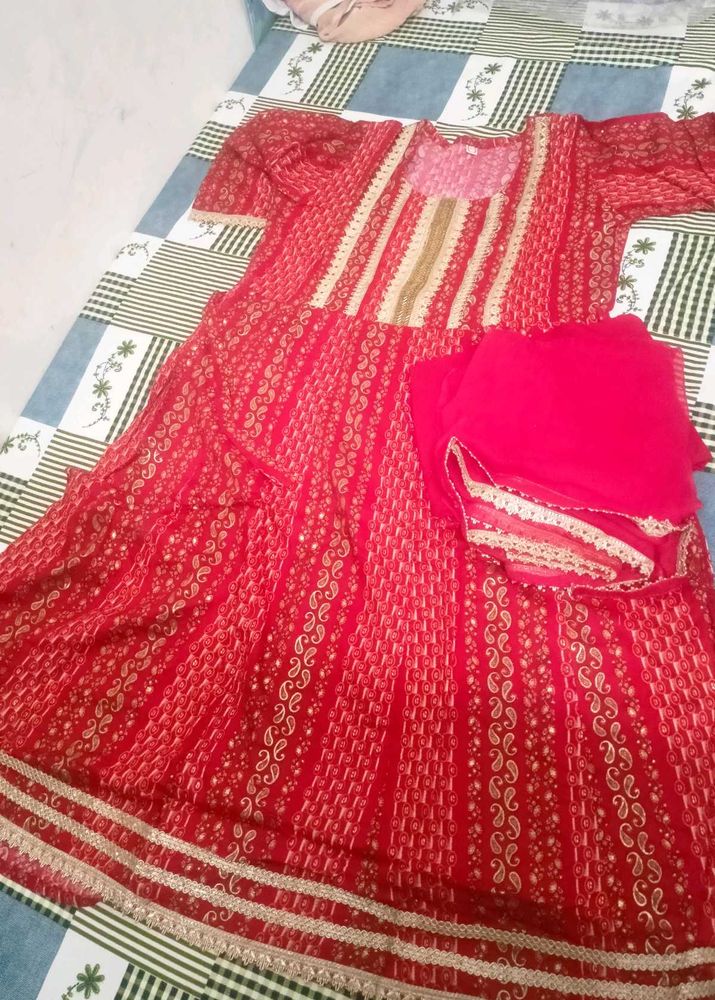 Red &amp; Gold Kurta Set