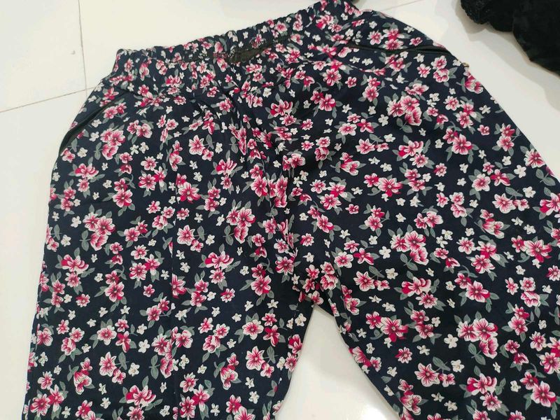 Floral winters Pants