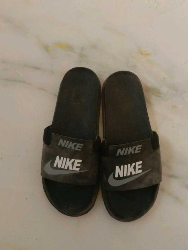 Nike Slides - Casual Comfort