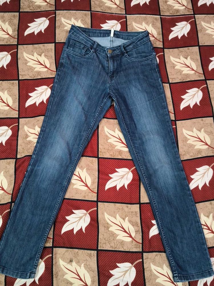 Classic Blue Slim-Fit Denim Jeans