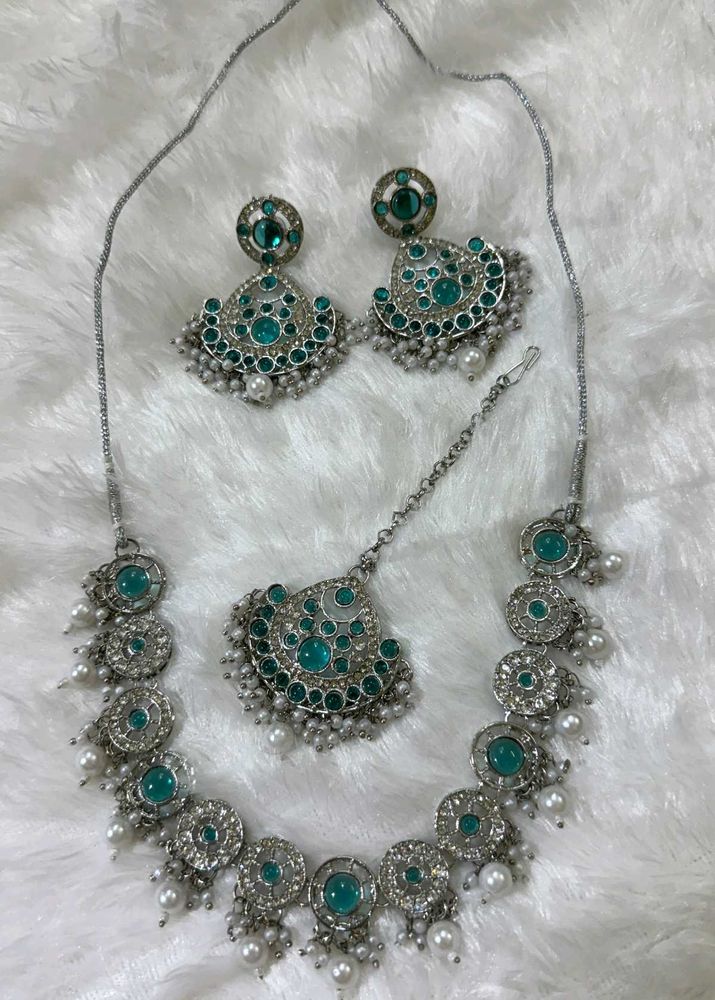 Elegant Silver-Tone Jewelry Set