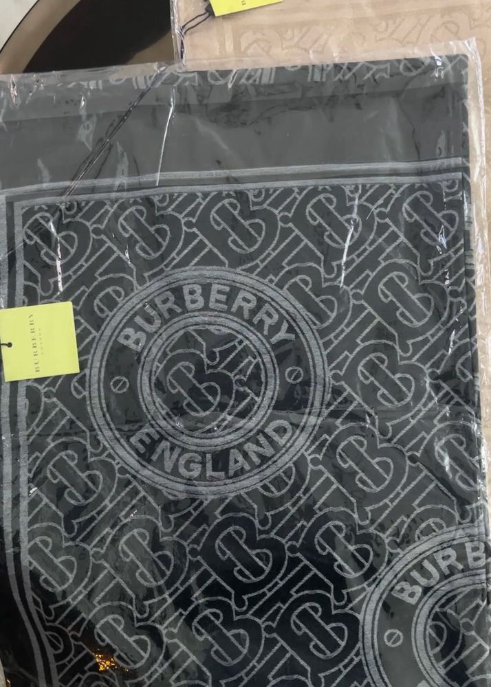 Burberry Stole