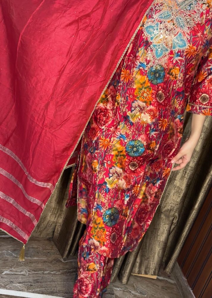 PRETTY SUIT SET