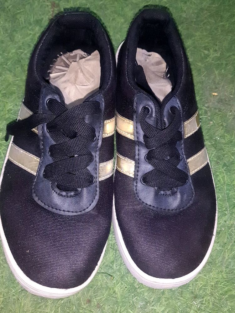 Black Shoes