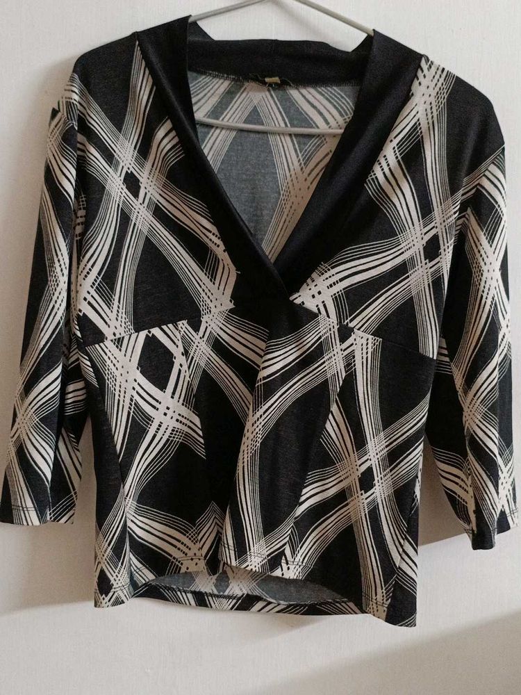 Abstract Print V-Neck Top