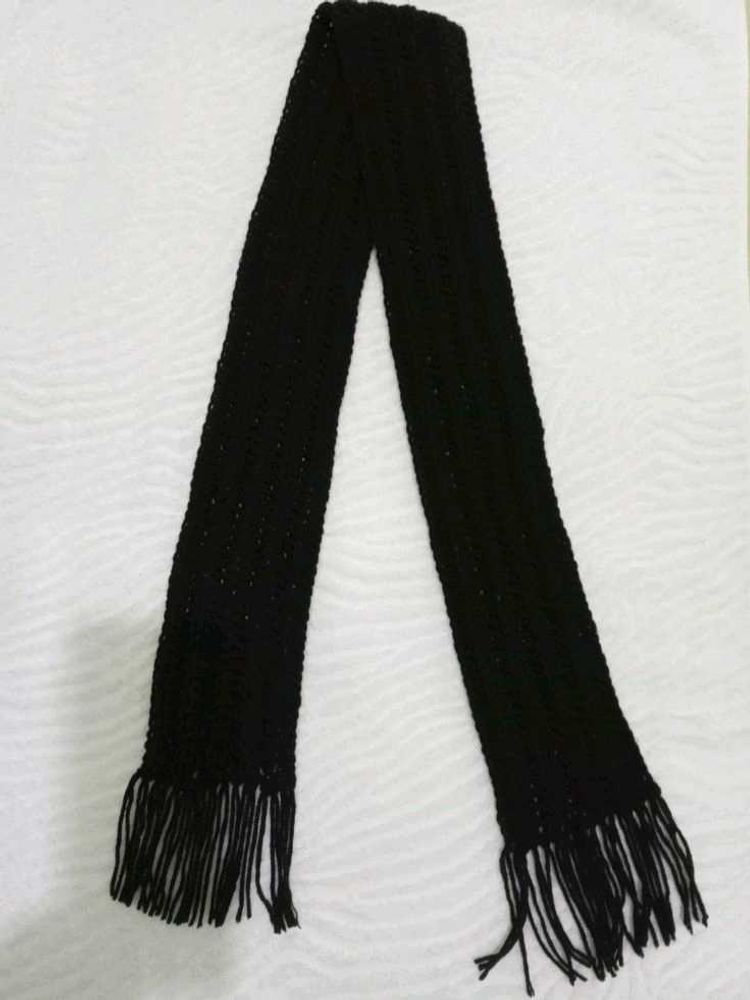 Elegant Black Scarf
