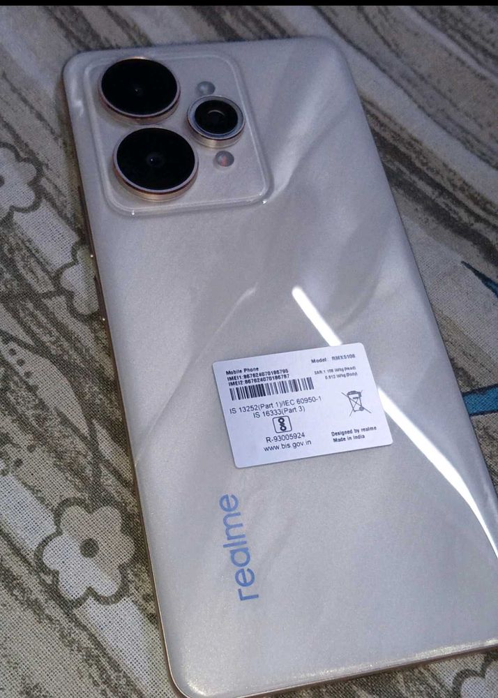Realme 15 5g (storage 256gb, ram 8gb )7000mah batt
