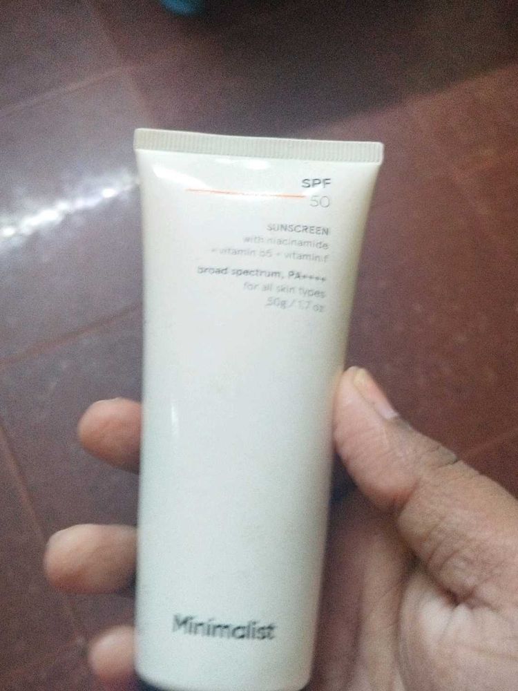 Minimalist Niacinamide Sunscreen