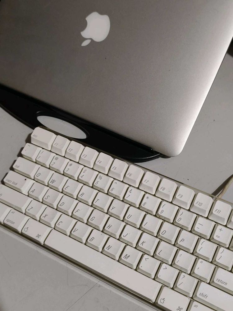 Apple Keyboard