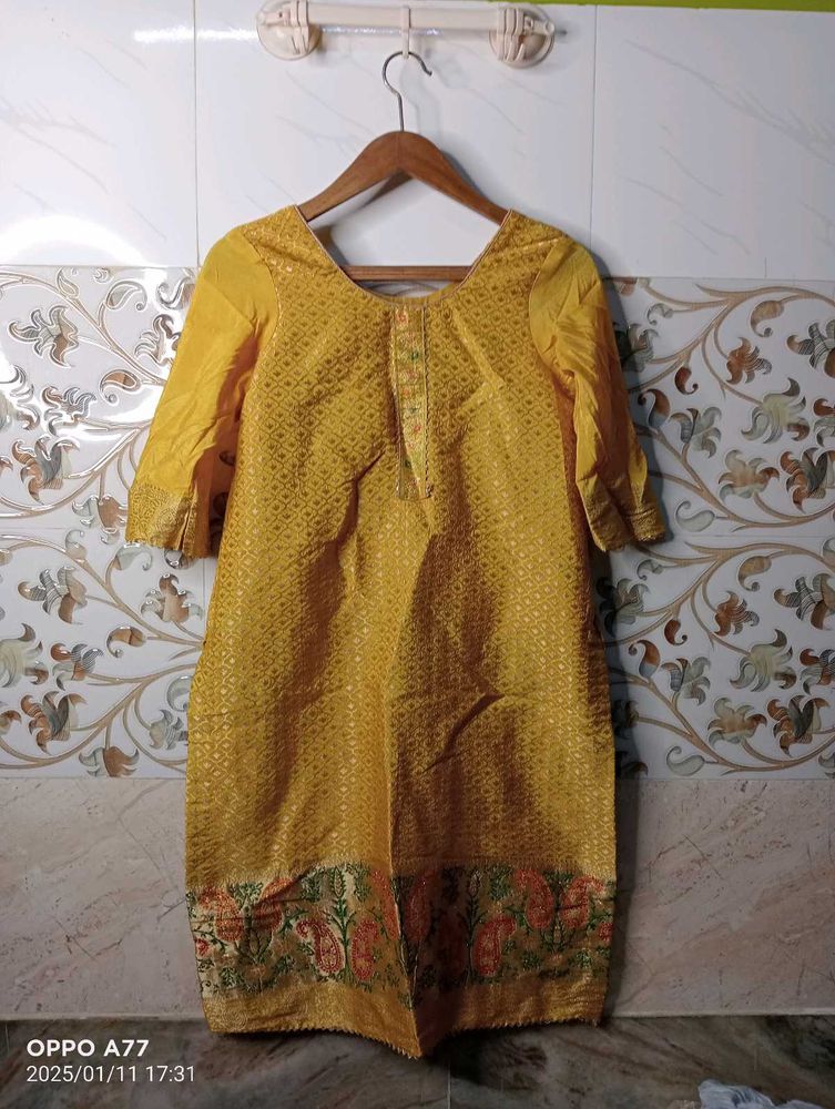 A Line Kurta Set With Dupatta (Girl&#39; s)