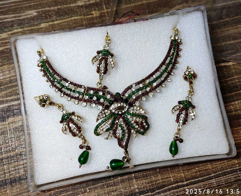 Elegant Jewelry Set