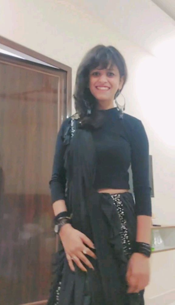 Women&#39;s Black Saree without Blouse and Peticoat
