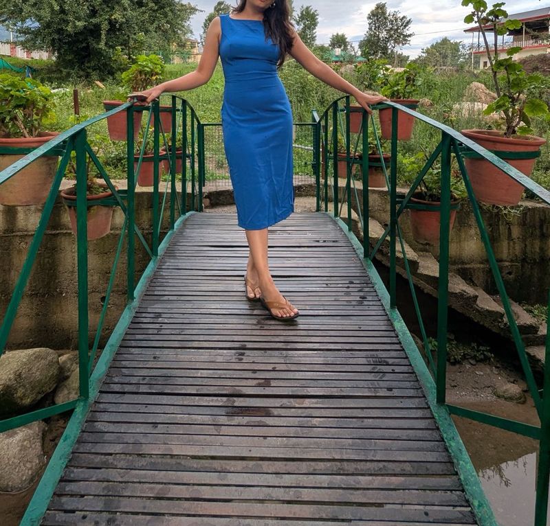 Stylish Blue Midi Dress