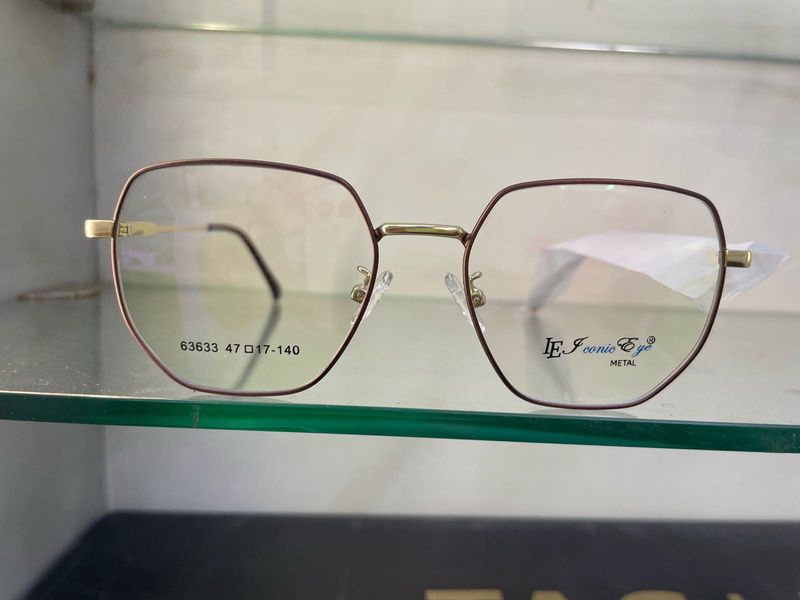 Iconic Eye Metal Glasses
