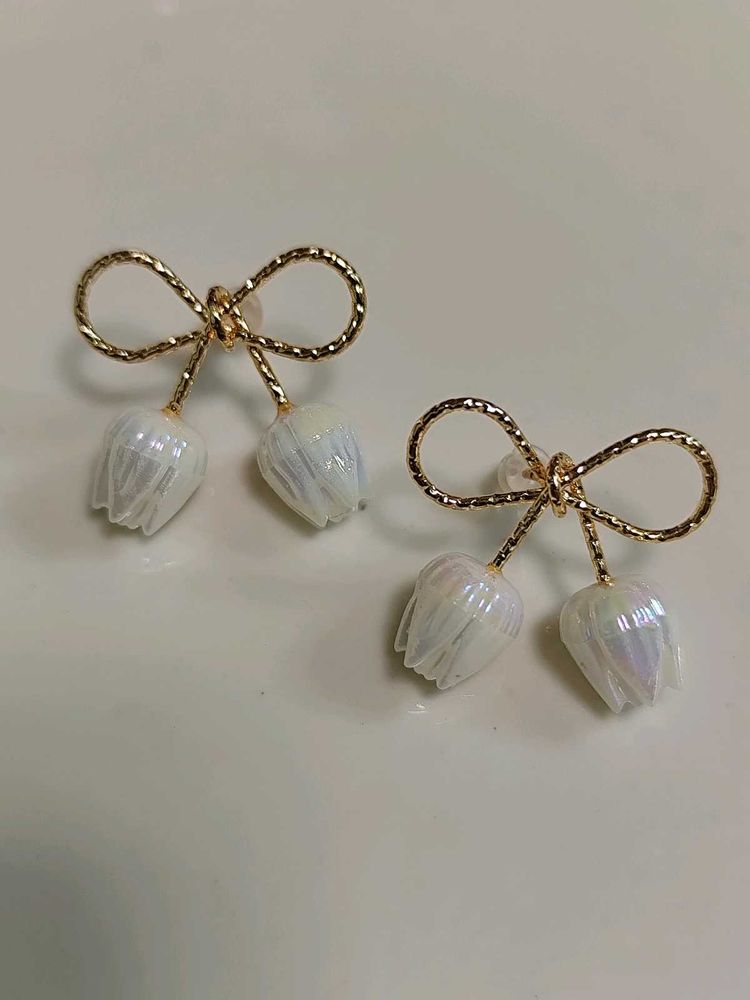 Bow Tulip Drop Earrings