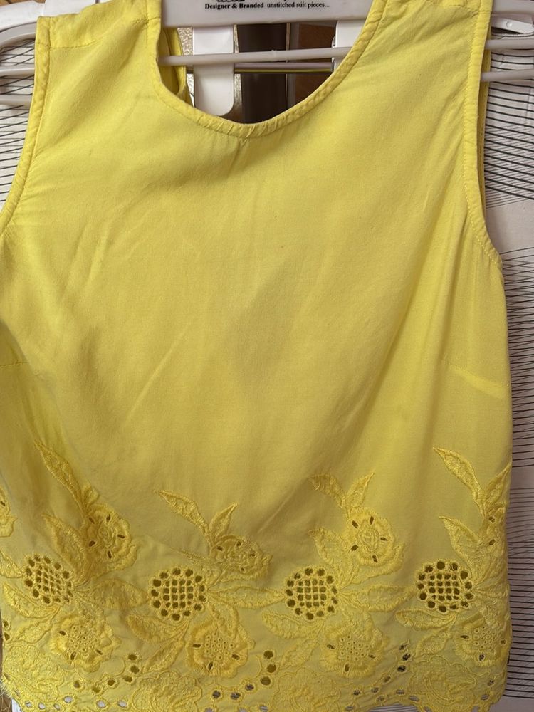 💛 Sunshine Yellow Lace Hem Crop Top 💛
