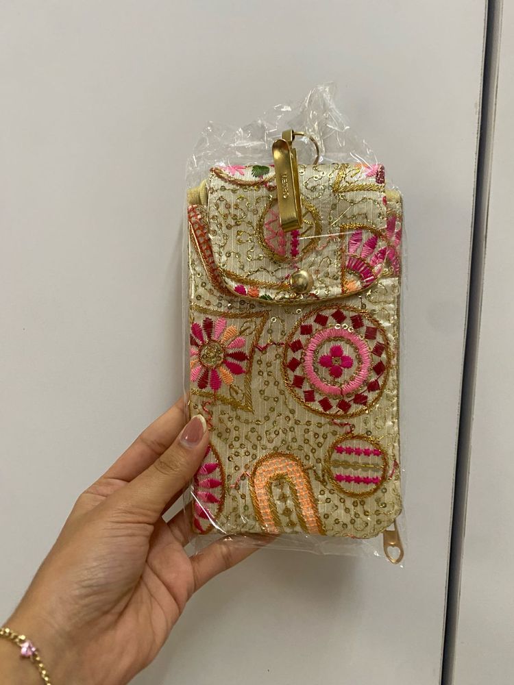 Embroidered Ethnic Pouch