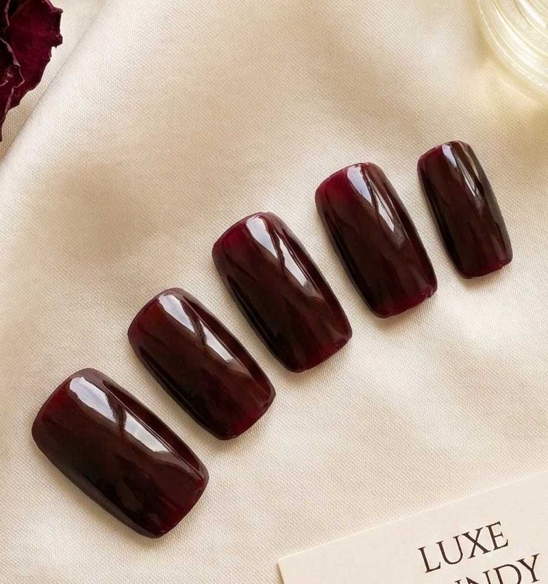 Burgundy Press-On Nail Set