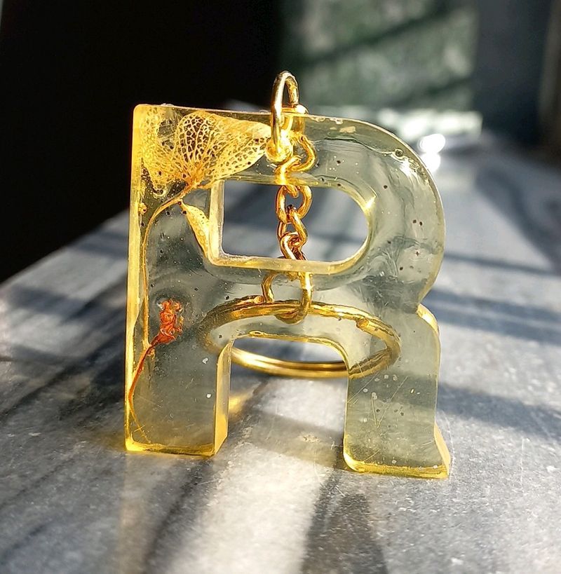 Rasin Keychain Letter &#34;R&#34;