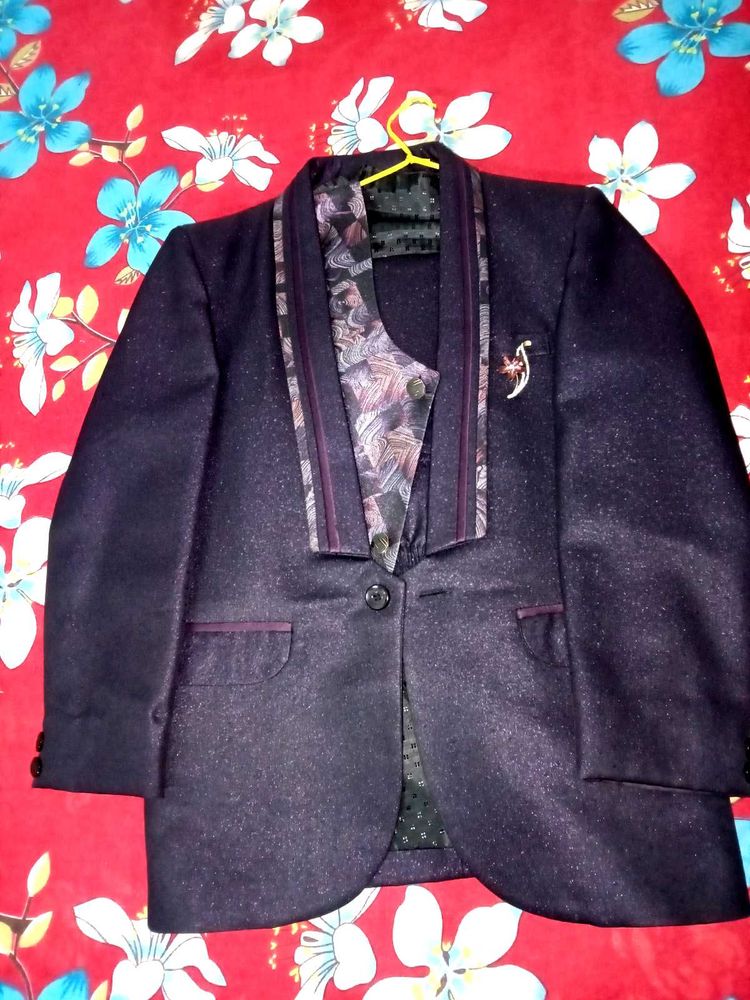 Stylish Men&#39;s Suit &amp; Blazer