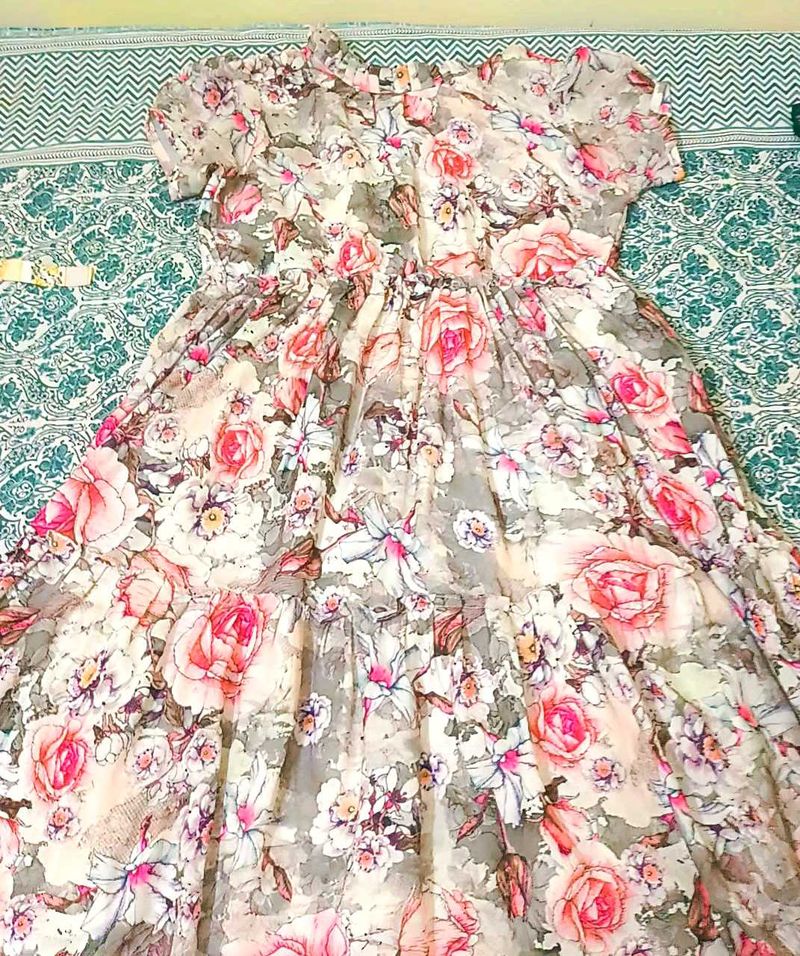 Floral Print Tiered Maxi Dress 👗