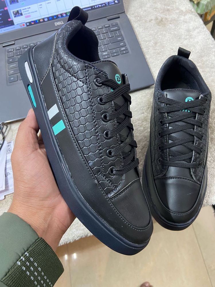 Black Sneakers
