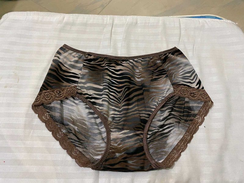 Animal Print Lace Trim Panties 30-34
