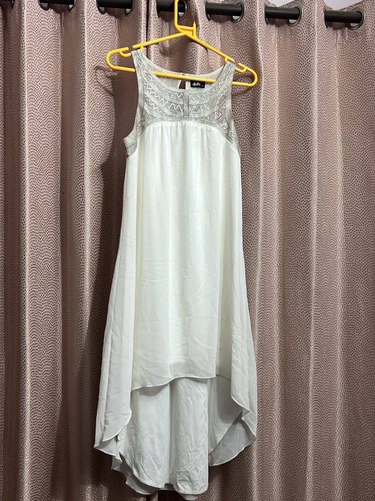 White Sleeveless Dress