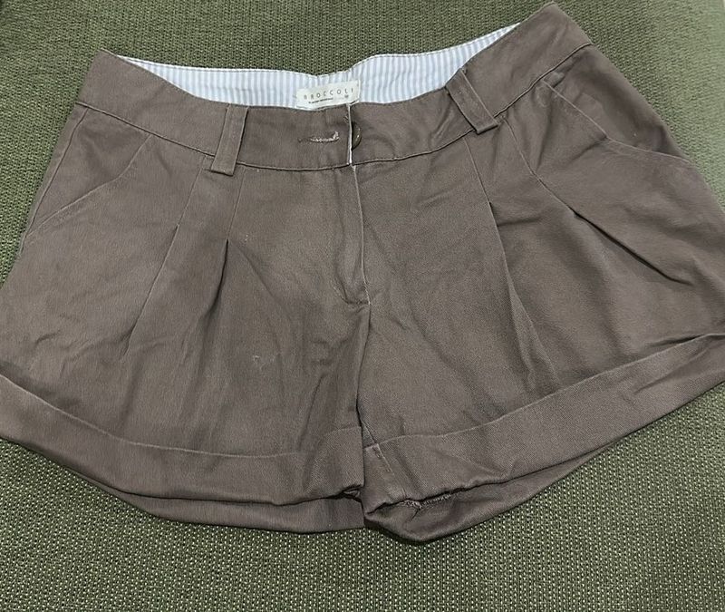 Old Money Brown Cuffed Shorts