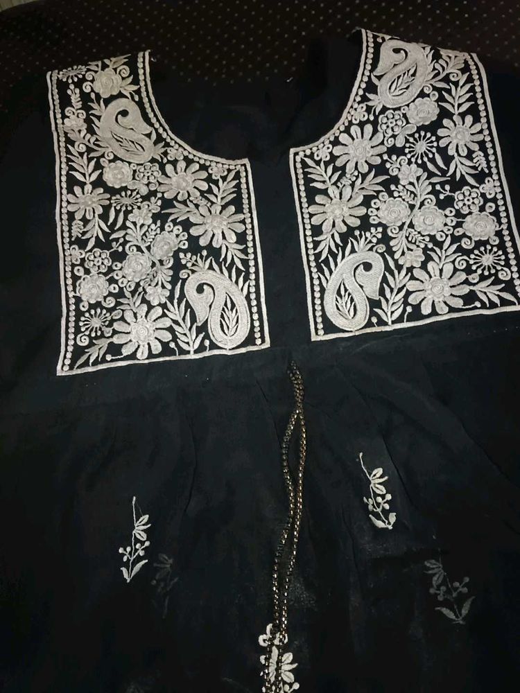 Elegant Embroidered Kurta