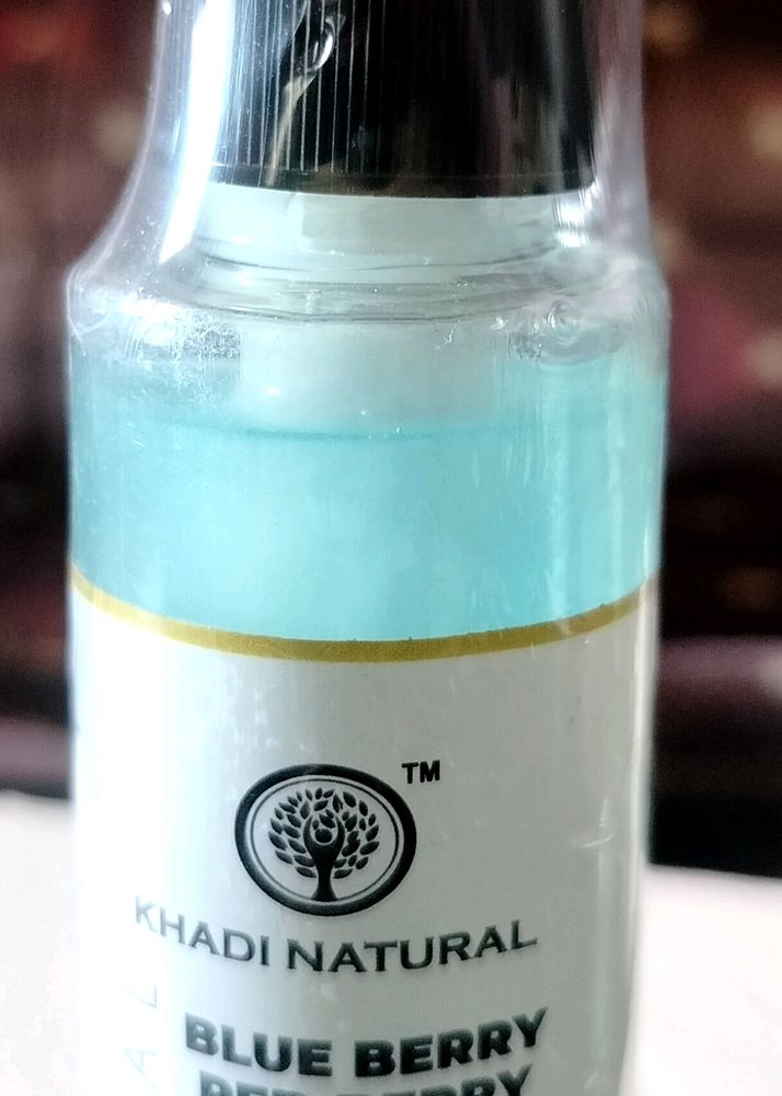 Khadi Natural Blue And Red Berry Face Wash