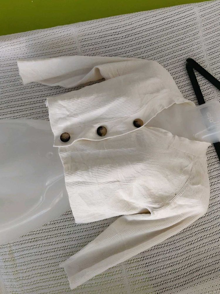 ZARA Cute Cropped Cardigan