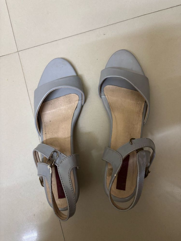 classic heels for women