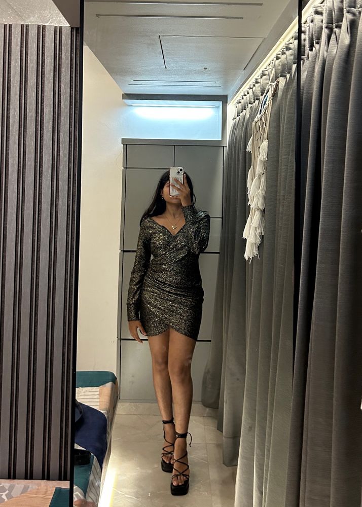 Party Shimmer Dress With V Neck &amp; Full Sleeve