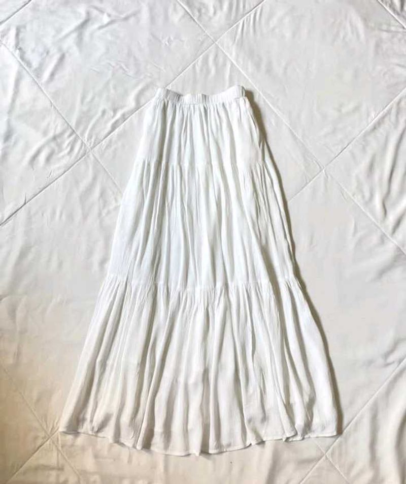 White Long Flowy skirt🤍
