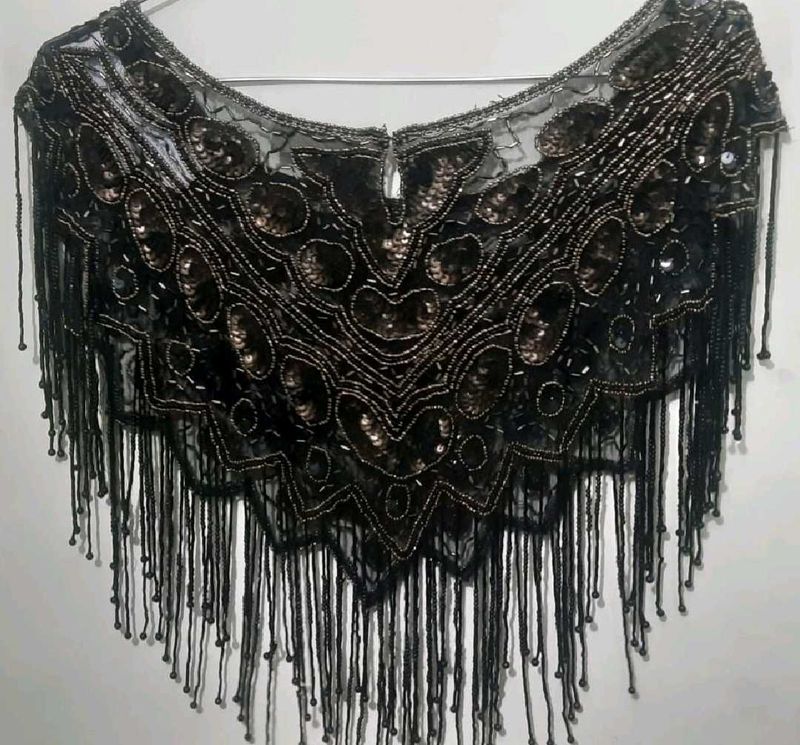 ZARA Accessories : PONCHU SHRUG
