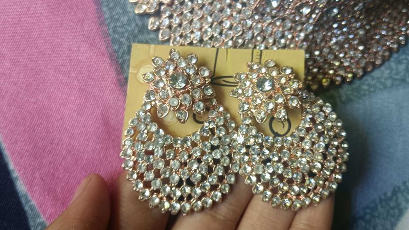 *Rose Gold Kundan Jewelry Set with Clear Stones*
