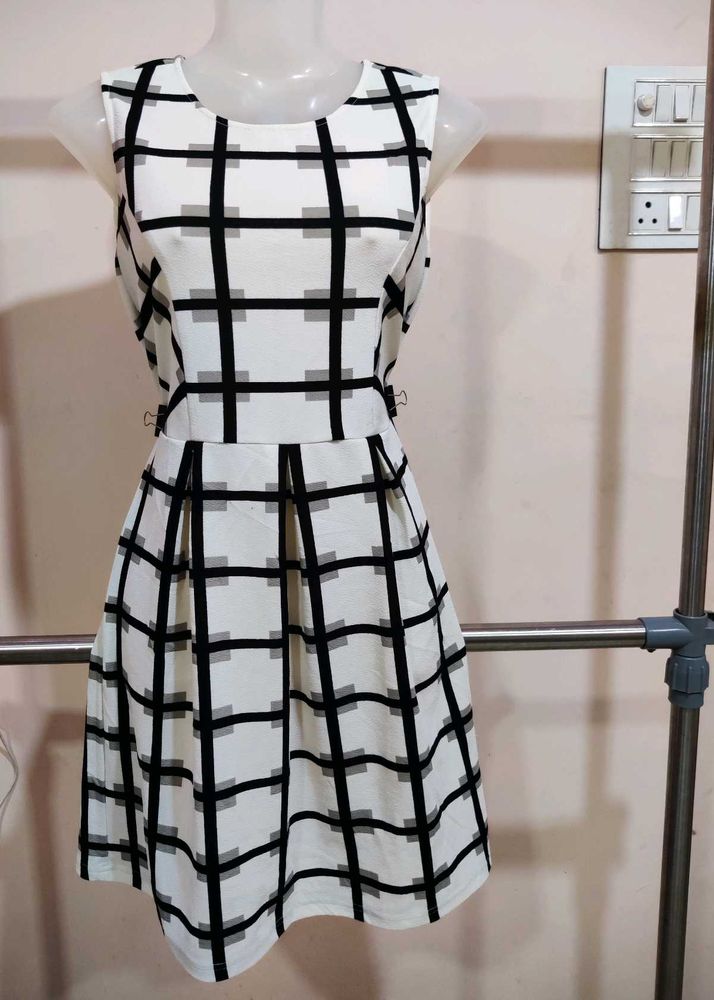 Chic Checkered Dress