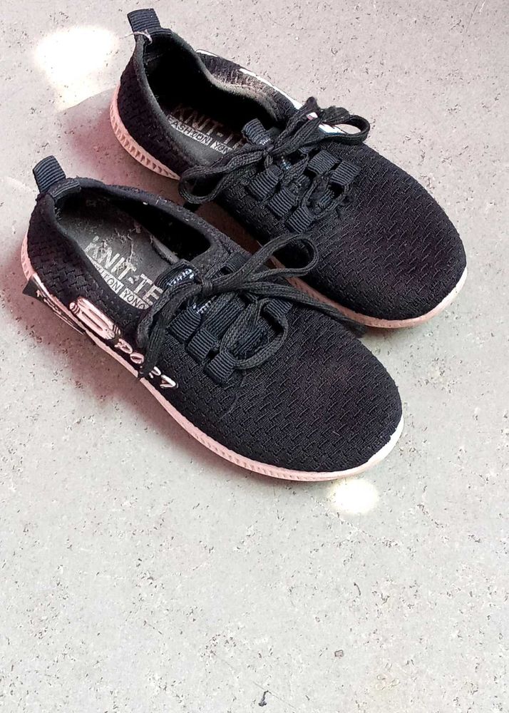 FLYKNIT SPORTS SHOES