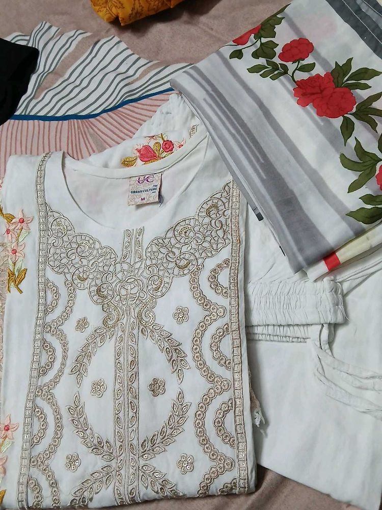 pakistani Embroidered Kurta Set
