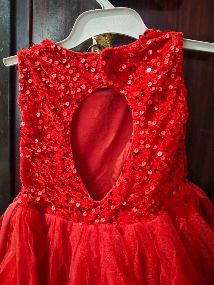 Vibrant Red Gown With Sequence....,💥