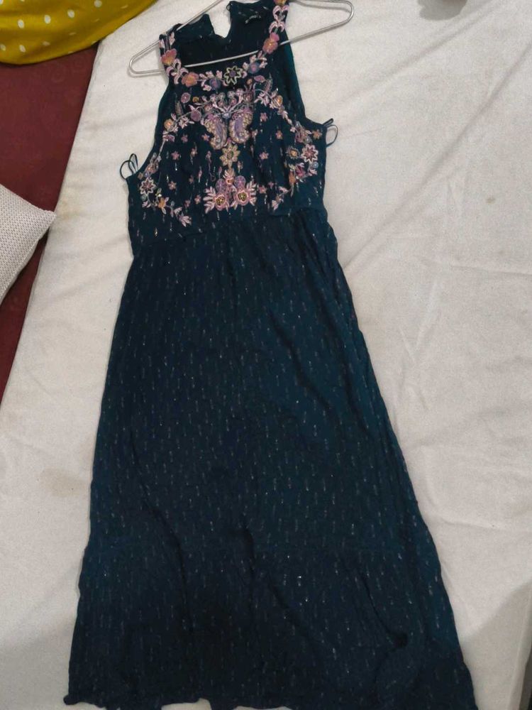 Teal halterneck midi dress 👗