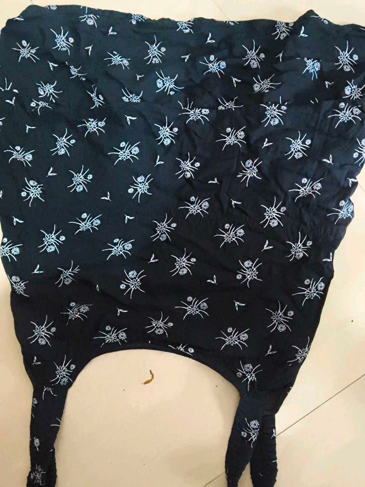 Sleevless tops