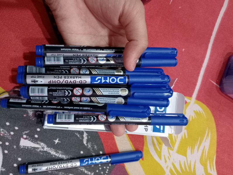 Pack of 5 Doms permanent marker
