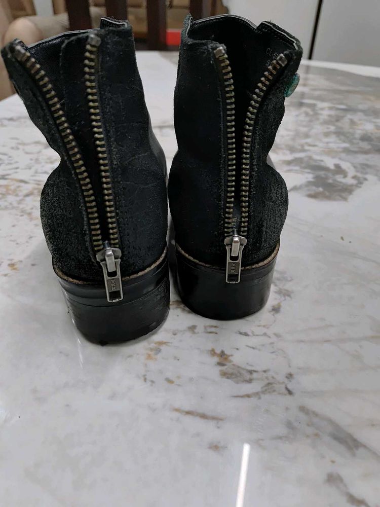 Carlton London Ankle Boot