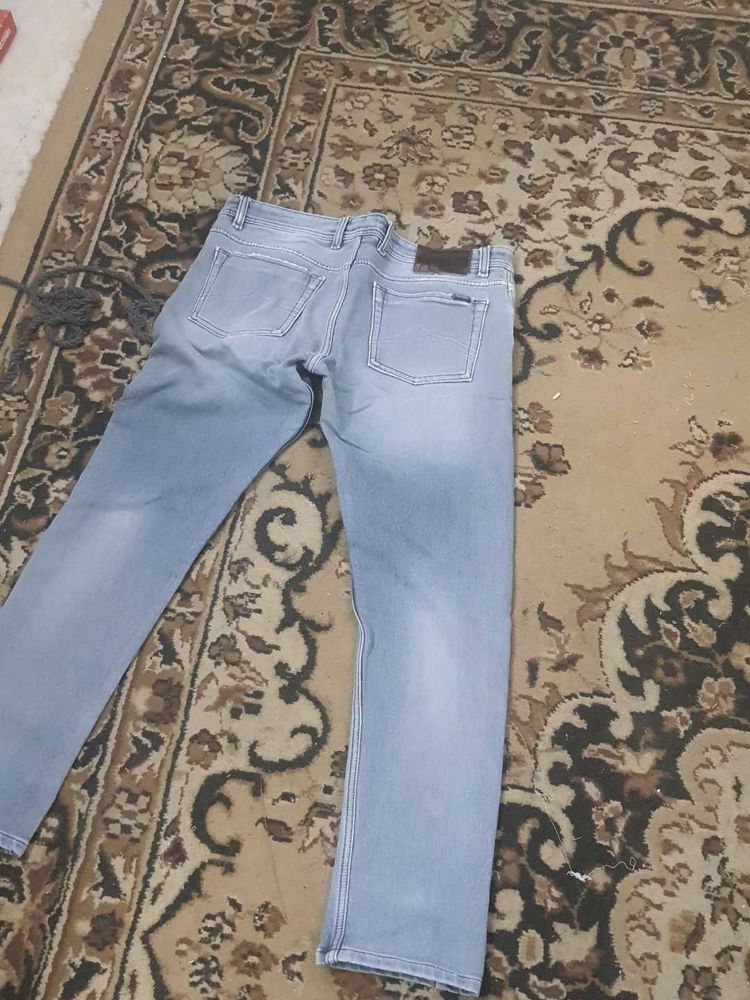 Light Wash Denim Jeans